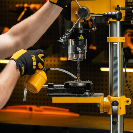 Масленка-нагнетатель металлическая, 0,3 л, гибкий наконечник DENZEL 53241