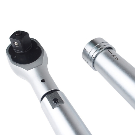 Ключ динамометрический 1" 400-2000Нм 1980мм JTC-7668