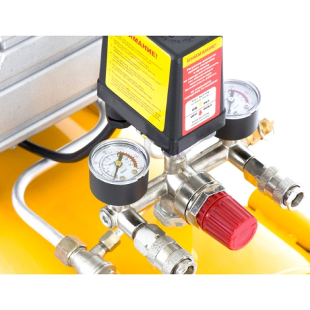 Компрессор масляный коаксиальный Denzel PC 1/24-205