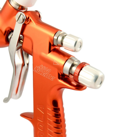 Краскопульт с верхним бачком, воздушной головой Aqua и соплом 1.30 SAGOLA 4600 Xtreme