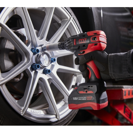 Гайковерт аккумуляторный ударный 1/2", 813 Нм, 18 В, MIGHTY SEVEN DW-401