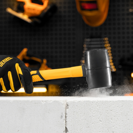 Киянка резиновая, 680 г, черная, фибергласовая рукоятка, DENZEL 11145