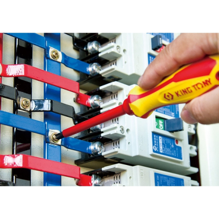 KING TONY 30607MR02 Набор отверток PHILLIPS, SLOTTED, ROBERTSON, диэлектрические, 7 предметов