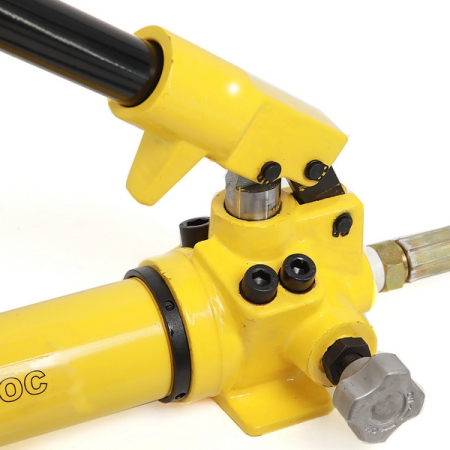 Гидравлический насос ручной 0,6 л Car-Tool CT-E1131