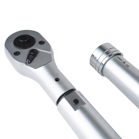 Ключ динамометрический 1" 400-2000Нм 1980мм JTC-7668